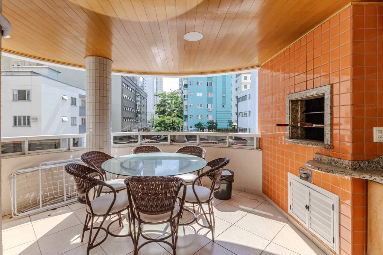 Apartamento diferenciado à venda no Centro: 