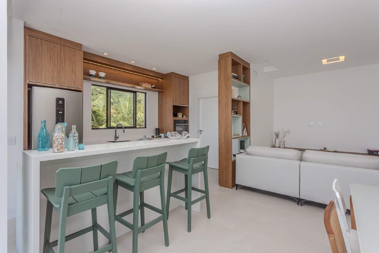 Apartamento para aluguel no Cabeçudas: 