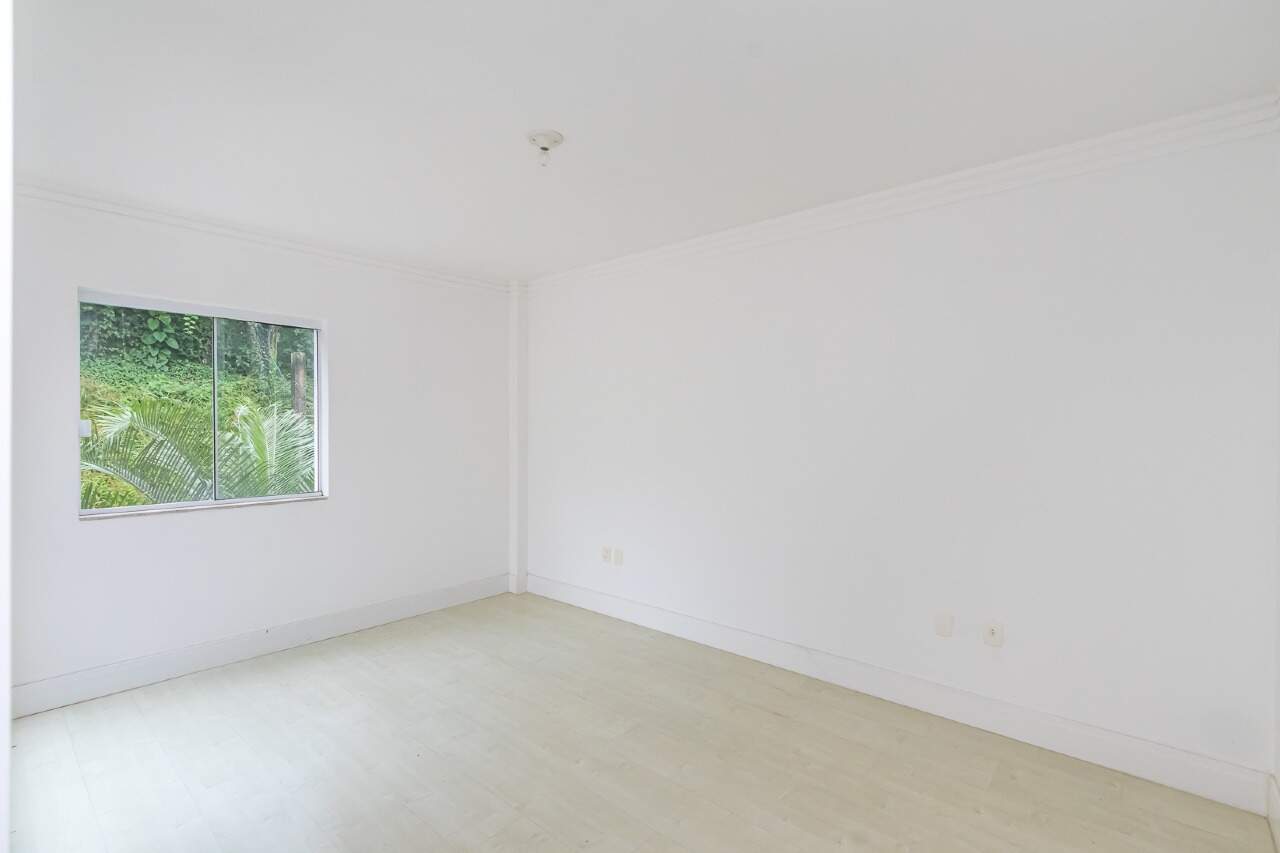 Casas para aluguel no Praia dos Amores: 