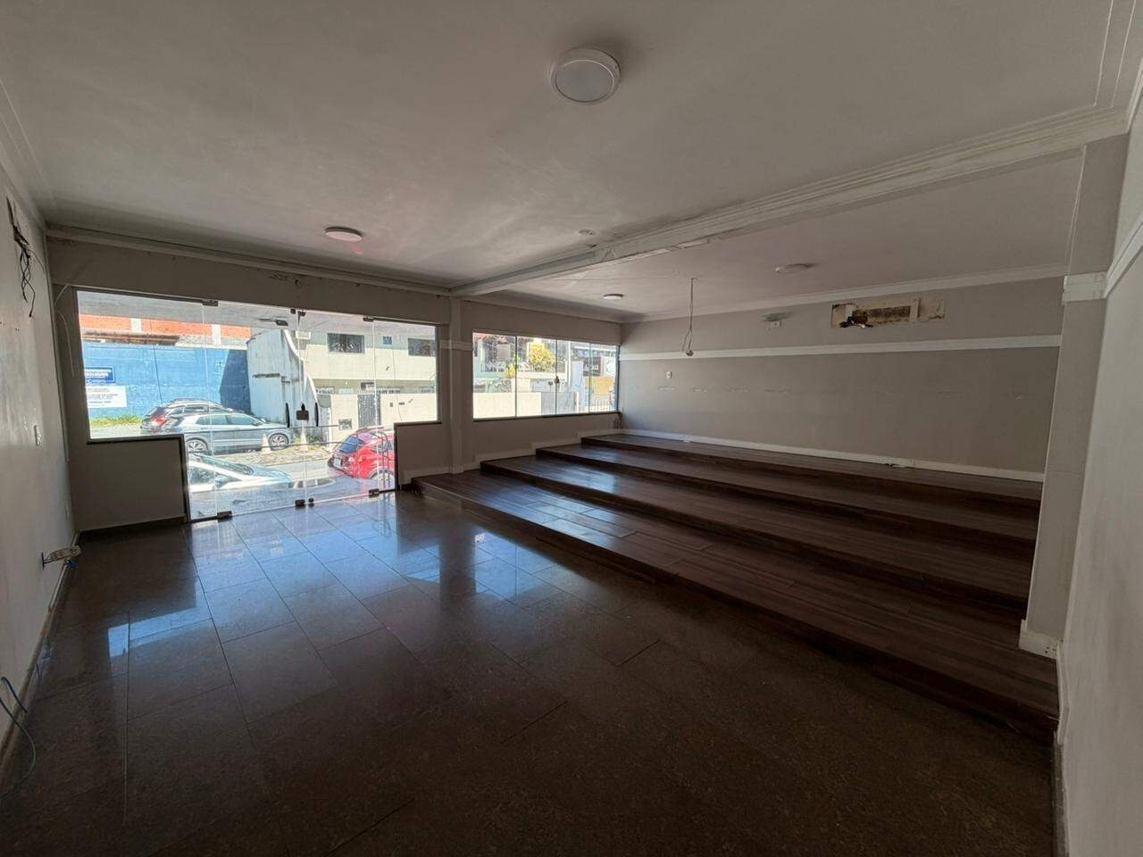 Sala Comercial para aluguel no Pioneiros: