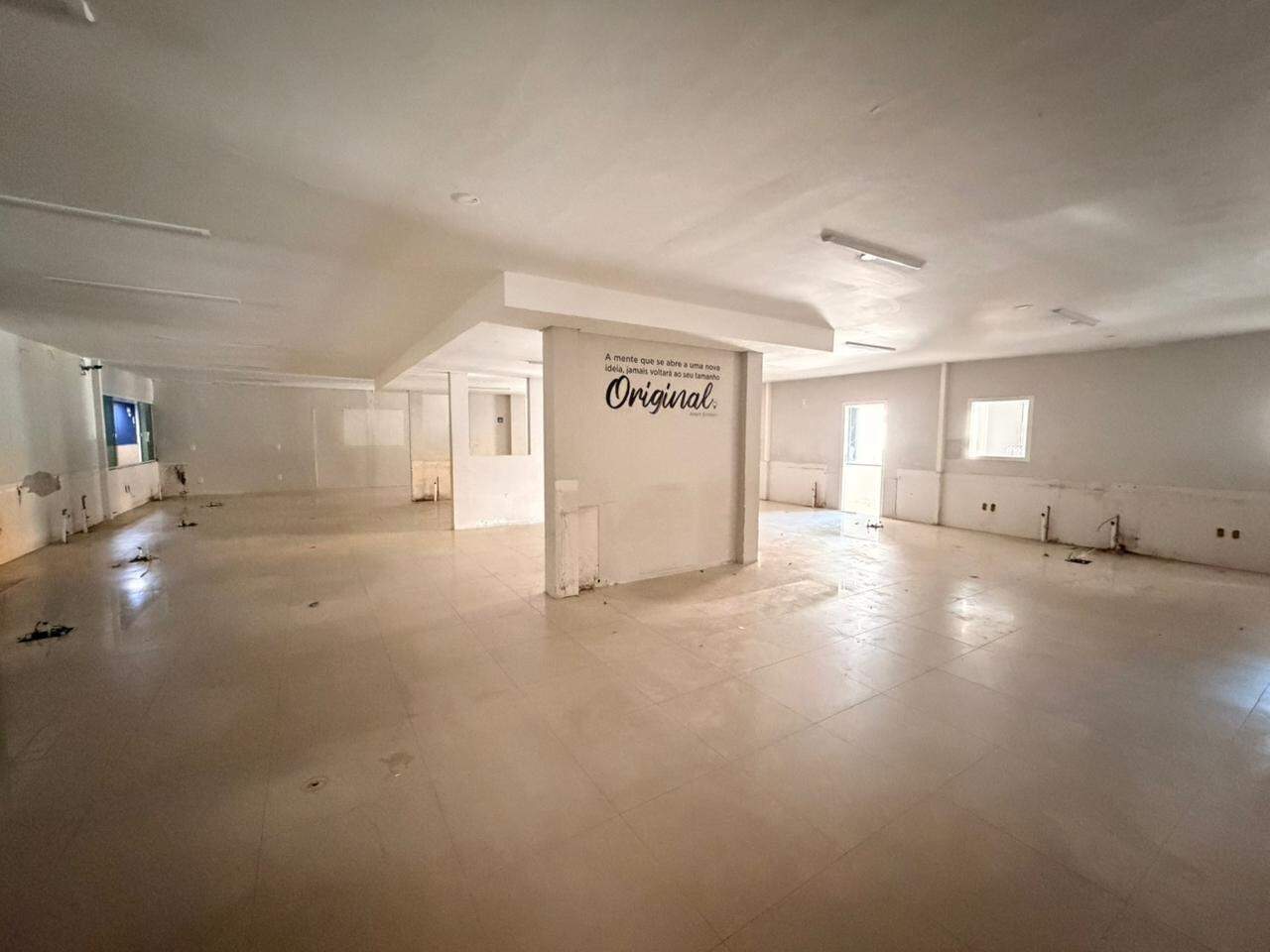 Sala Comercial para aluguel no Pioneiros:
