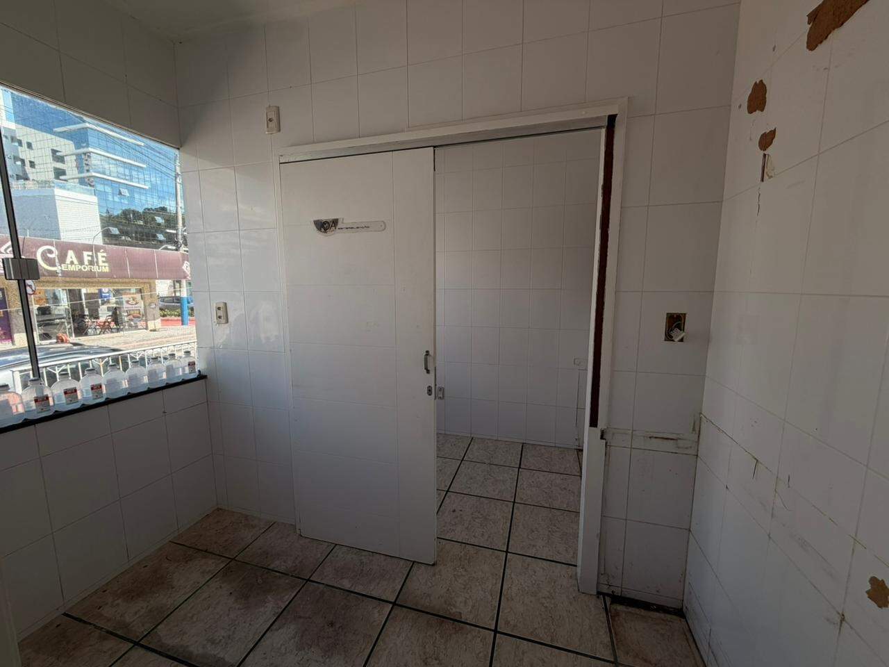 Sala Comercial para aluguel no Pioneiros: