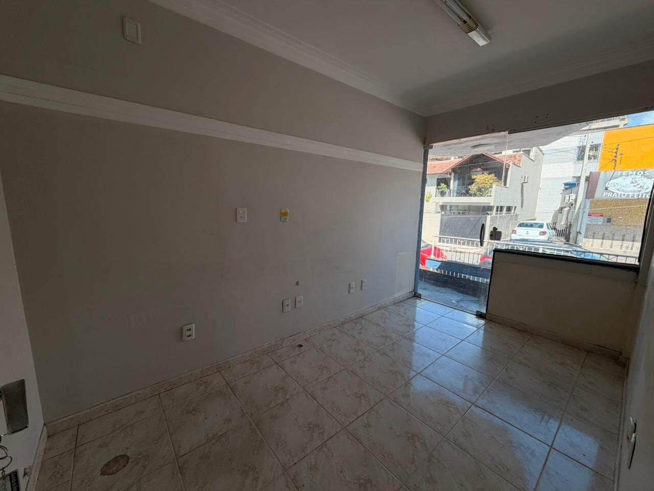 Sala Comercial para aluguel no Pioneiros:
