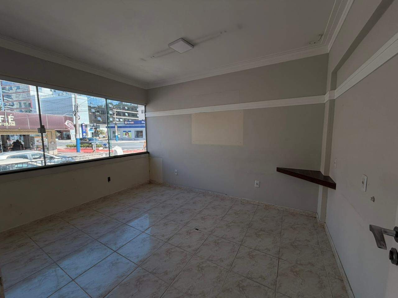Sala Comercial para aluguel no Pioneiros: