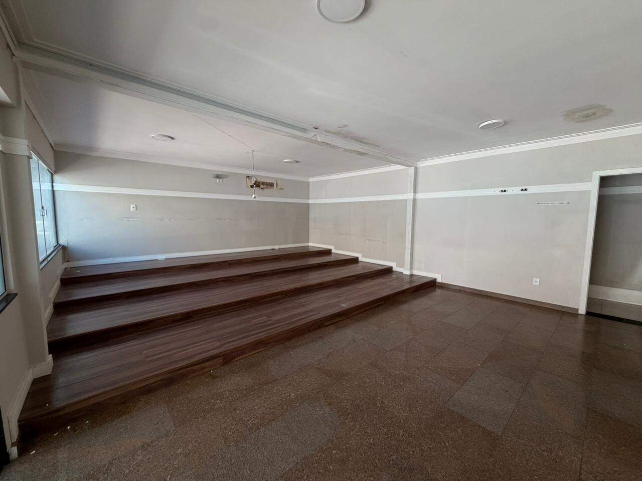 Sala Comercial para aluguel no Pioneiros: