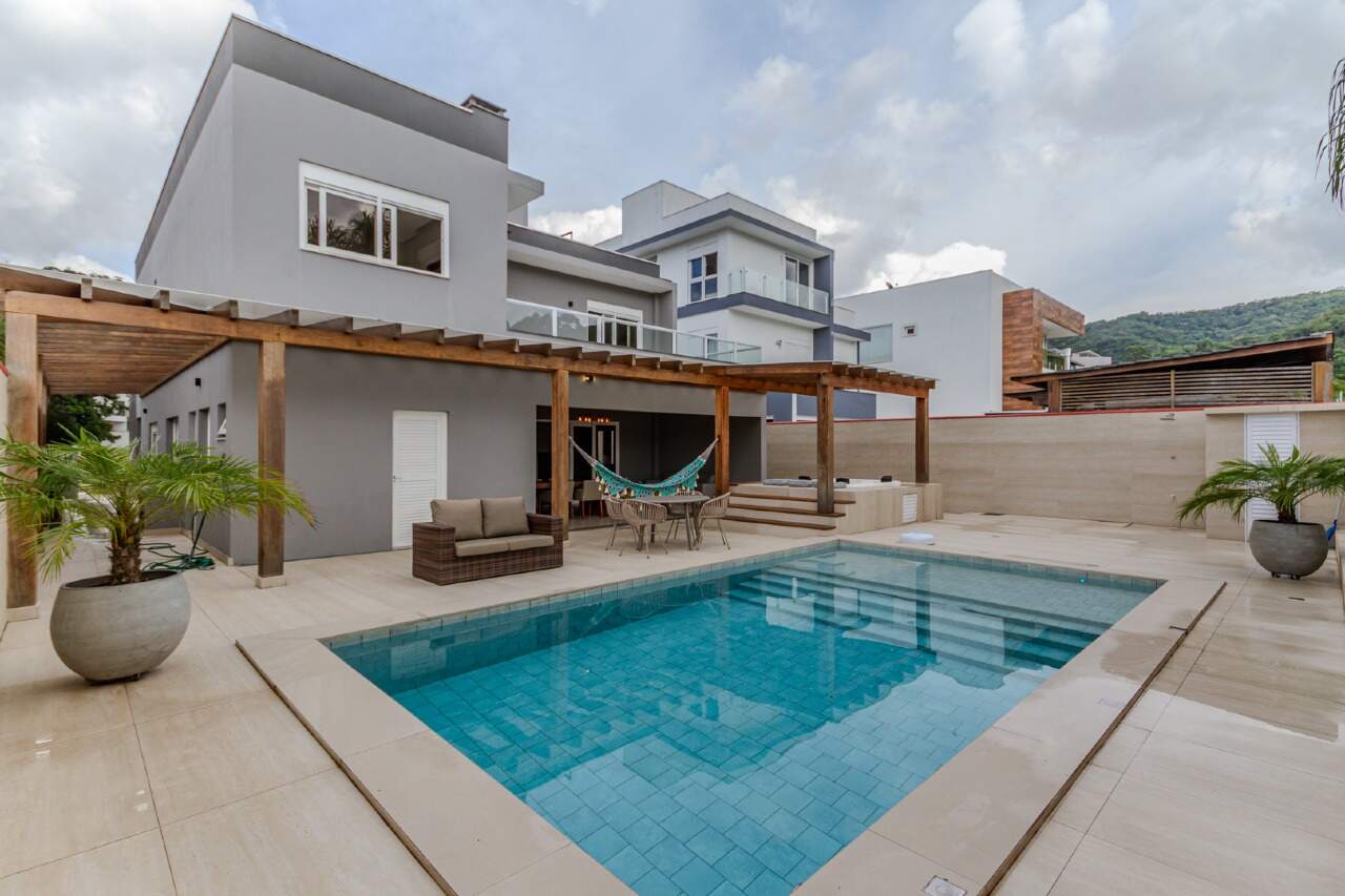 Casas à venda no Ariribá: 