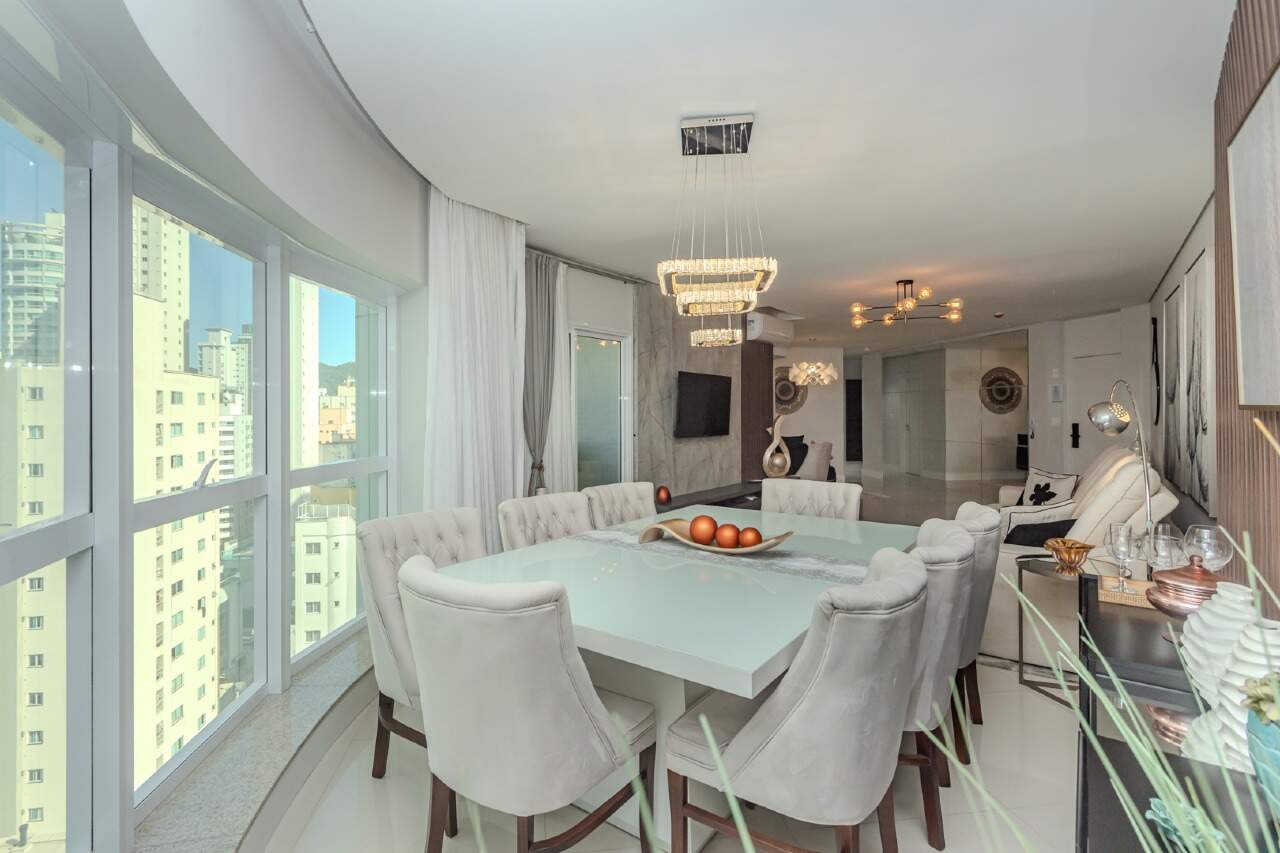 Apartamento à venda no Pioneiros: 