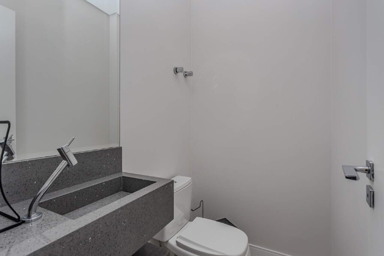 Apartamento à venda no Pioneiros: 