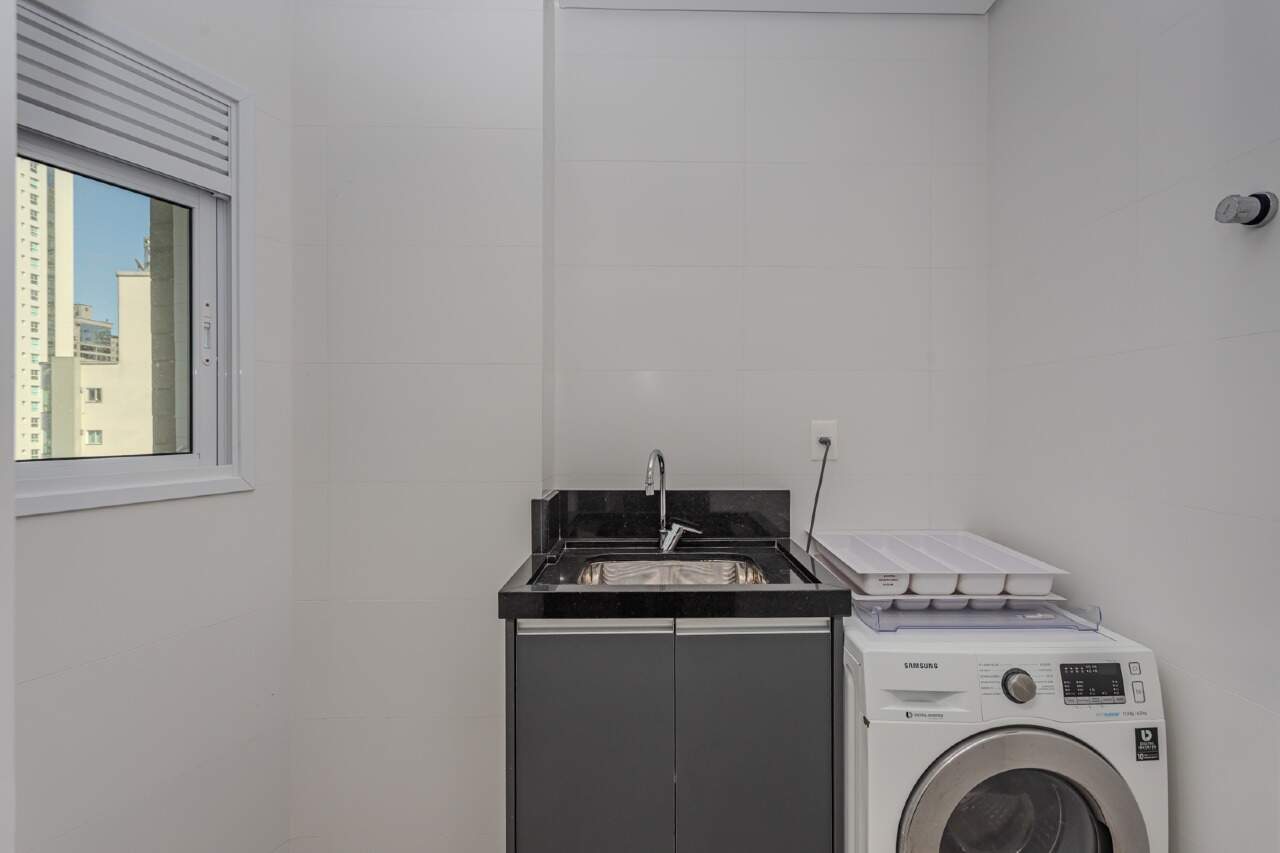 Apartamento à venda no Pioneiros: 