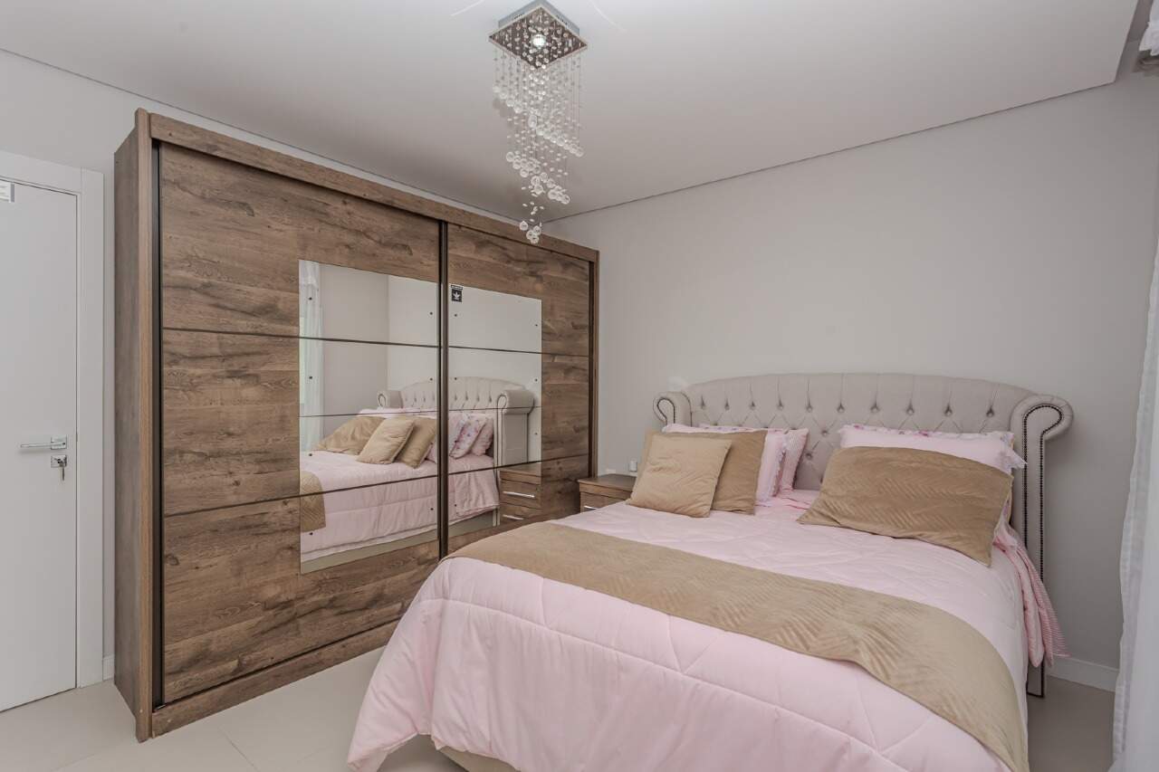 Apartamento à venda no Pioneiros: 