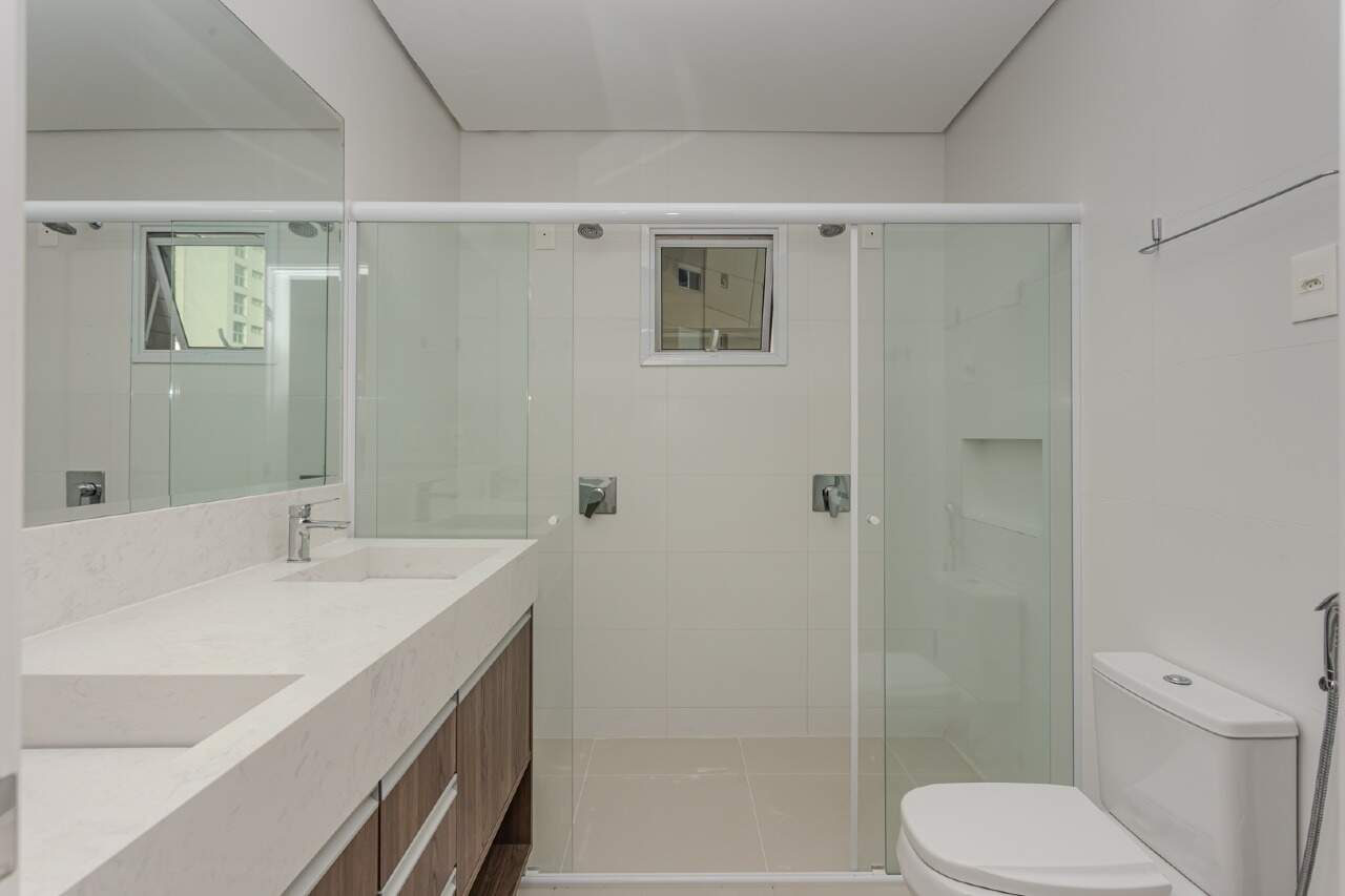 Apartamento à venda no Pioneiros: 