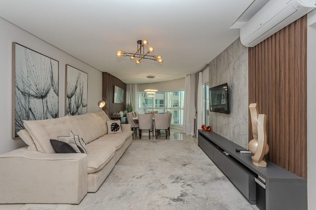 Apartamento à venda no Pioneiros: 