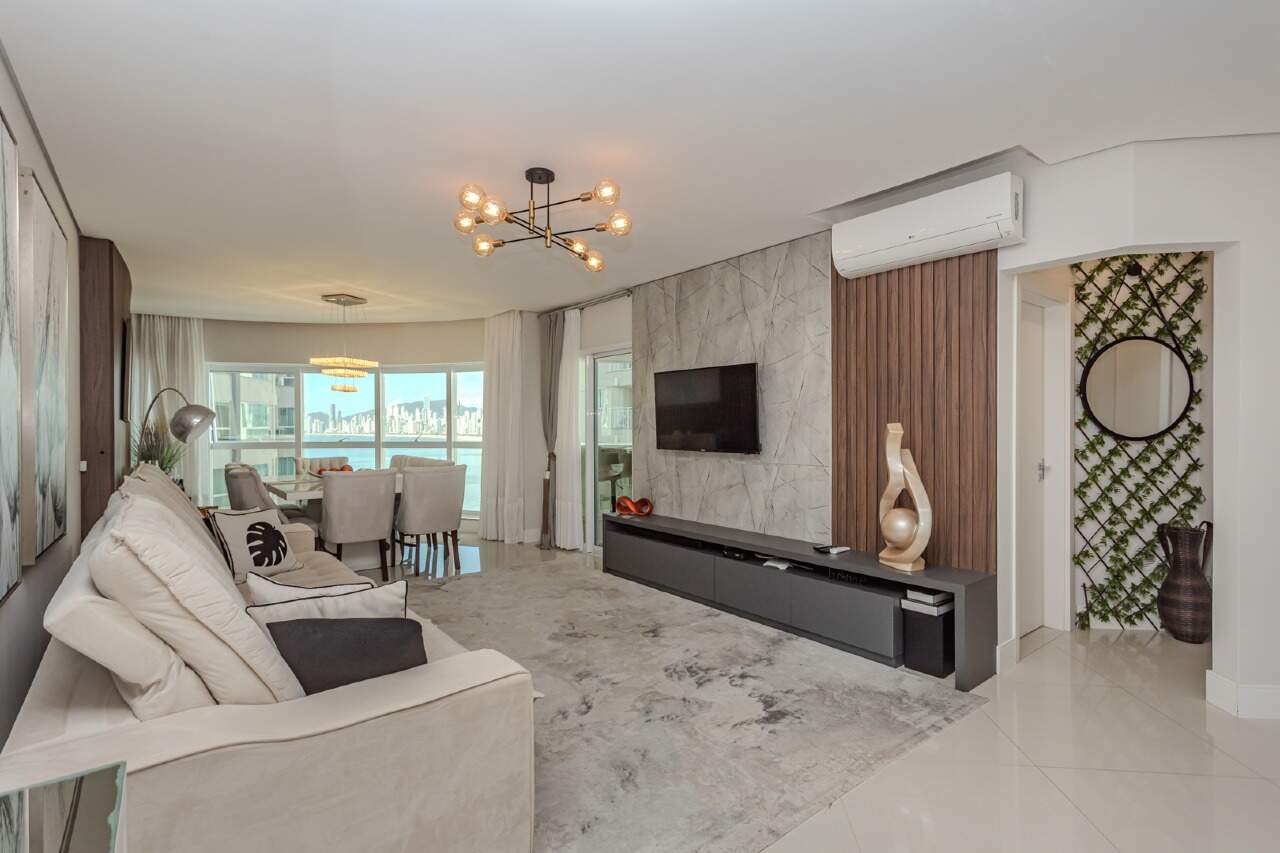 Apartamento à venda no Pioneiros: 