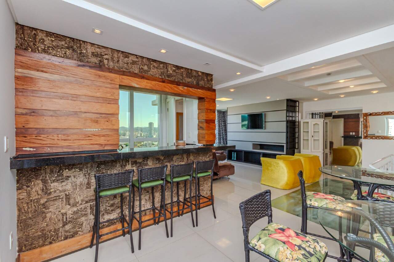 Cobertura para aluguel no Centro: 