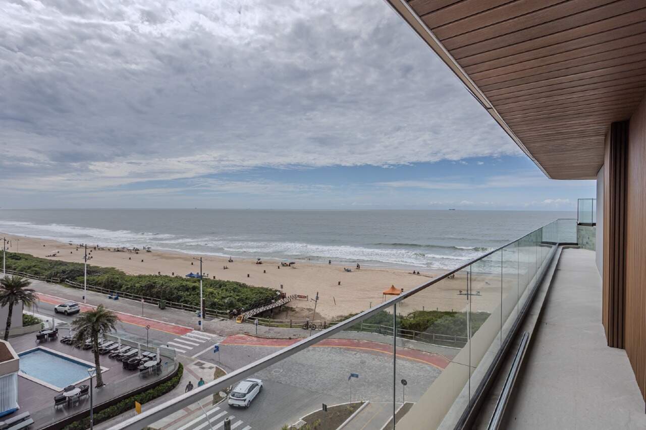 Apartamento diferenciado à venda no Praia Brava: