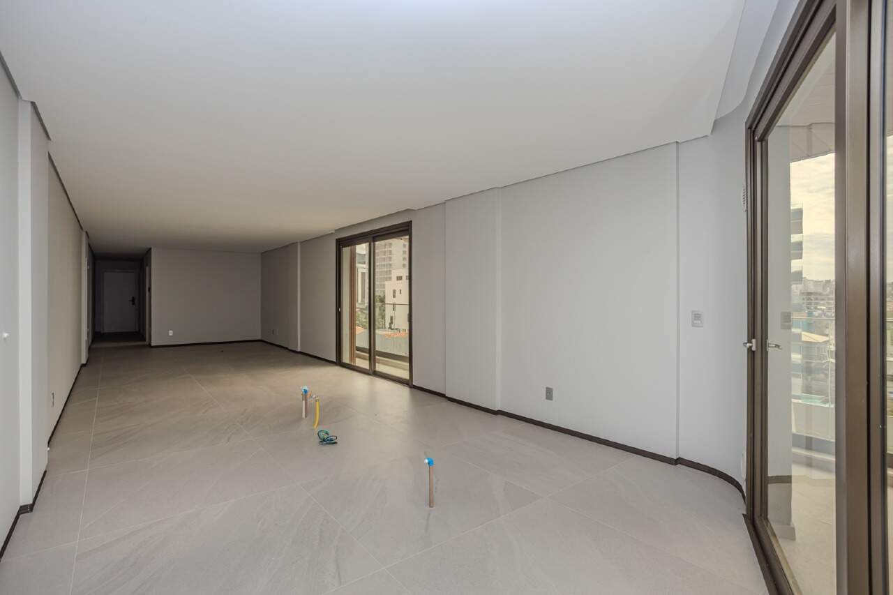 Apartamento diferenciado à venda no Praia Brava: