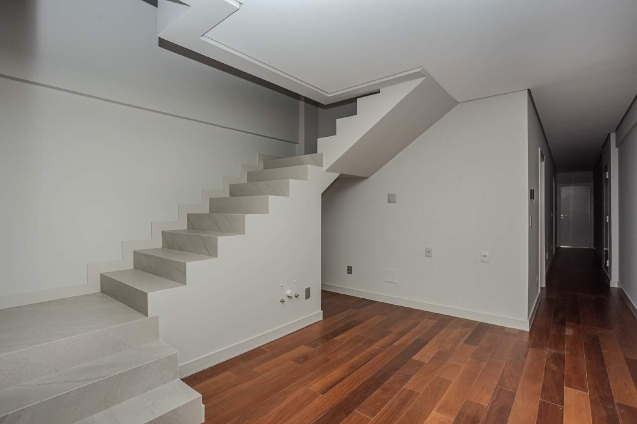 Apartamento diferenciado à venda no Praia Brava: