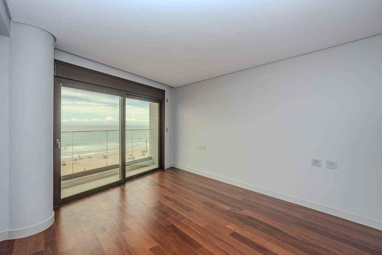 Apartamento diferenciado à venda no Praia Brava:
