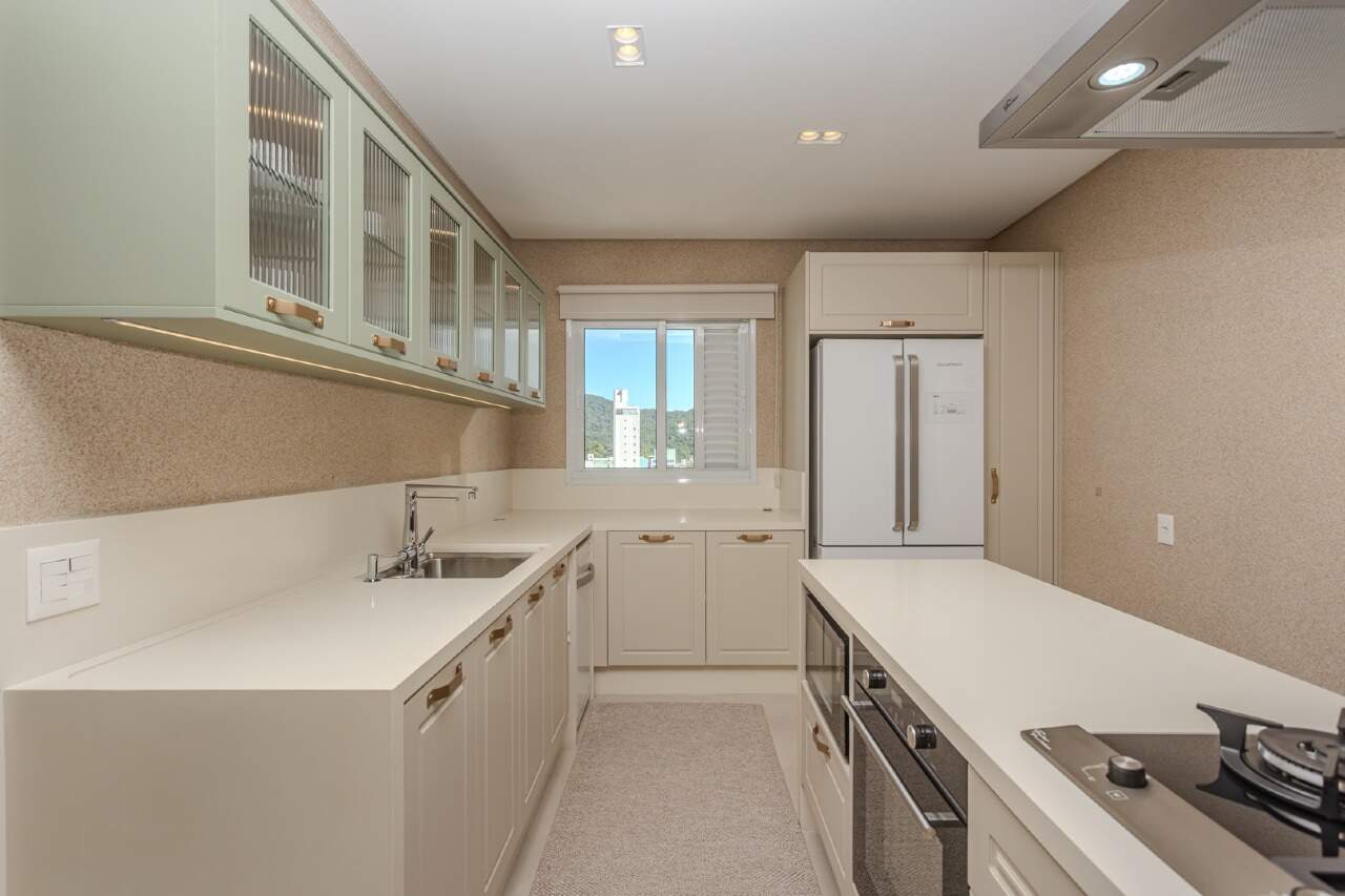 Apartamento à venda no Pioneiros: 
