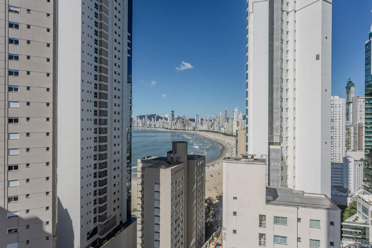 Apartamento à venda no Pioneiros: 