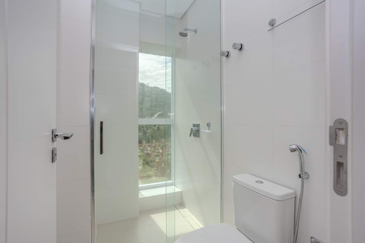 Apartamento à venda no Pioneiros: 