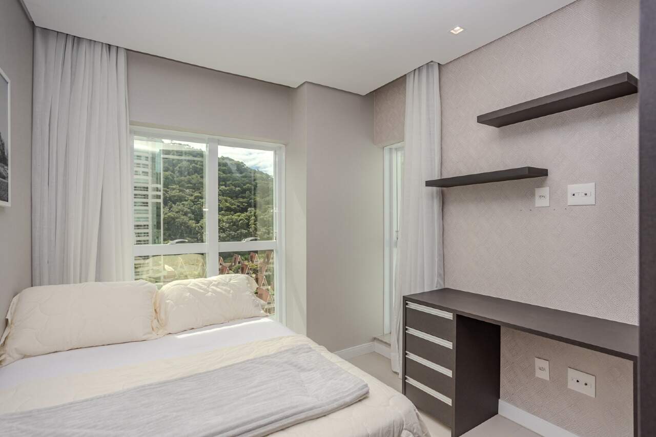 Apartamento à venda no Pioneiros: 