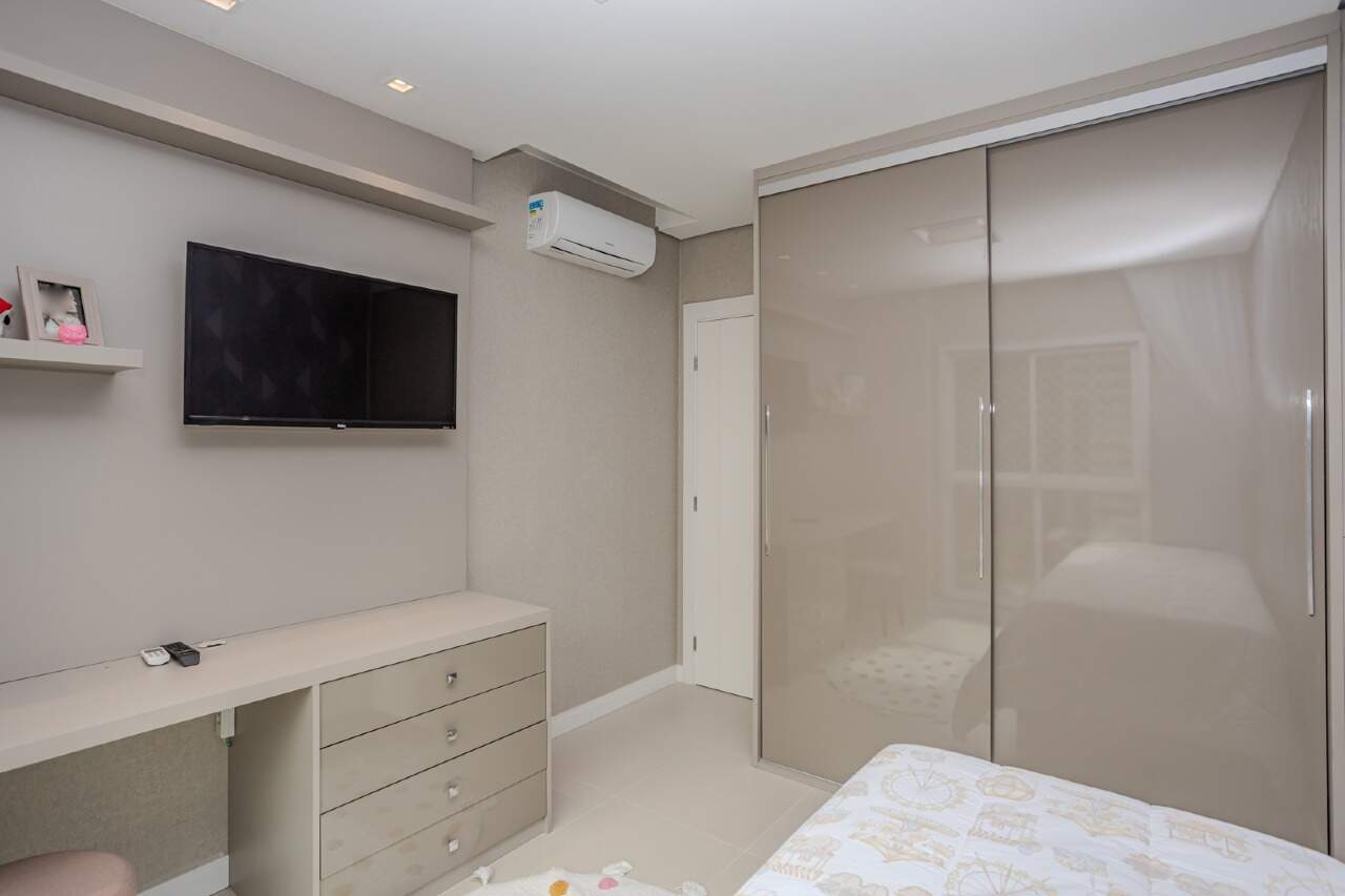 Apartamento à venda no Pioneiros: 