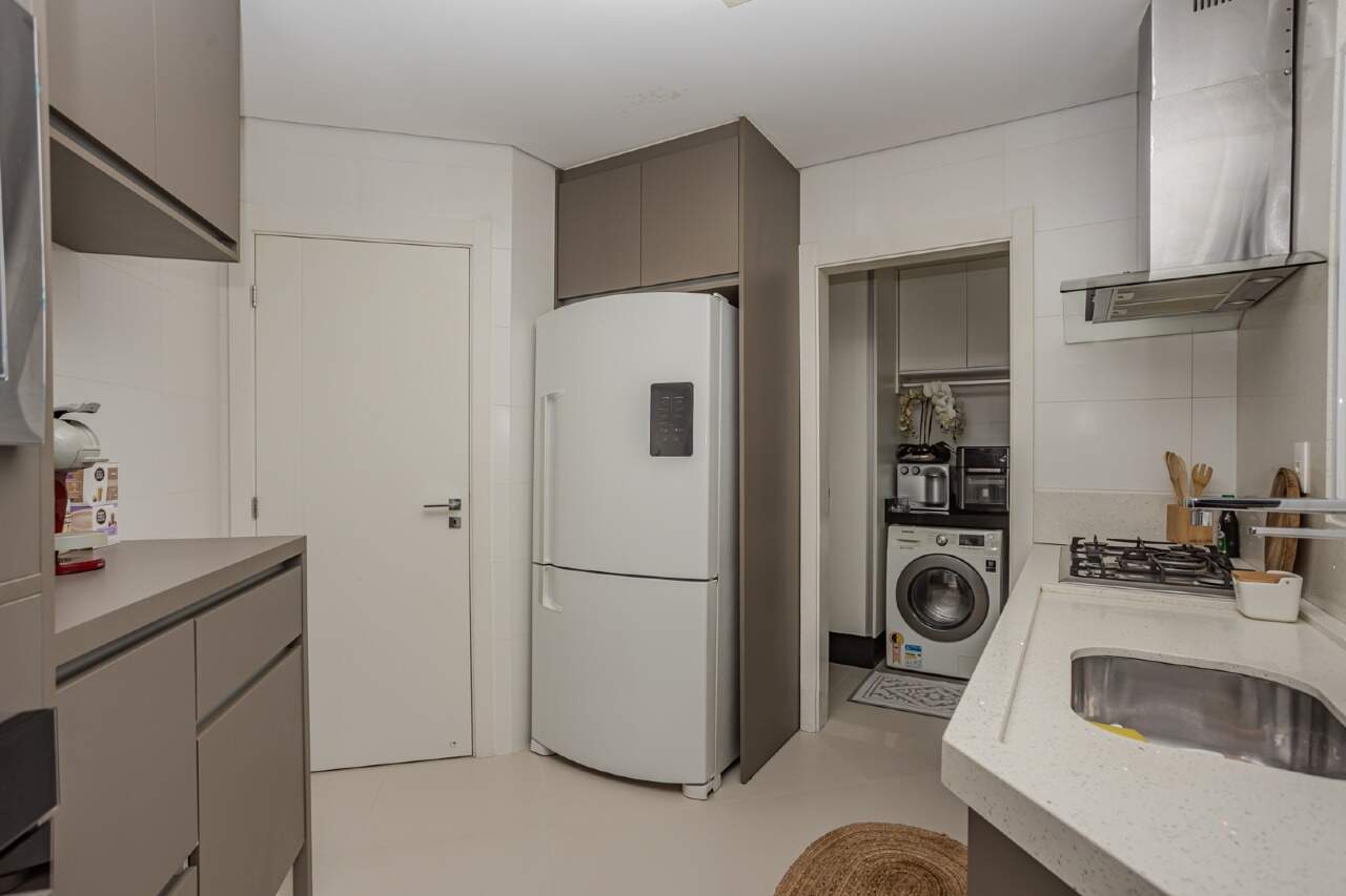 Apartamento à venda no Pioneiros: 