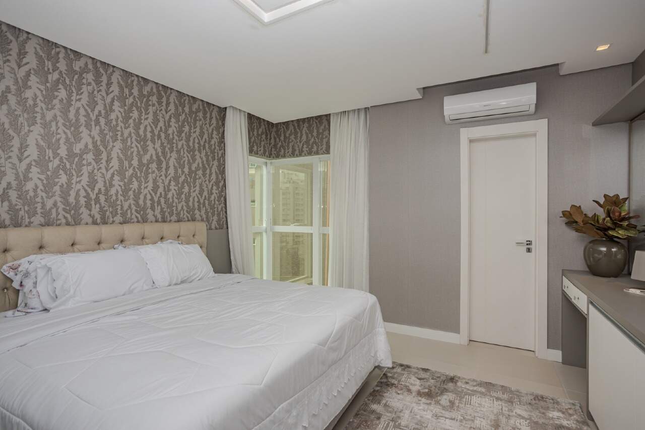 Apartamento à venda no Pioneiros: 