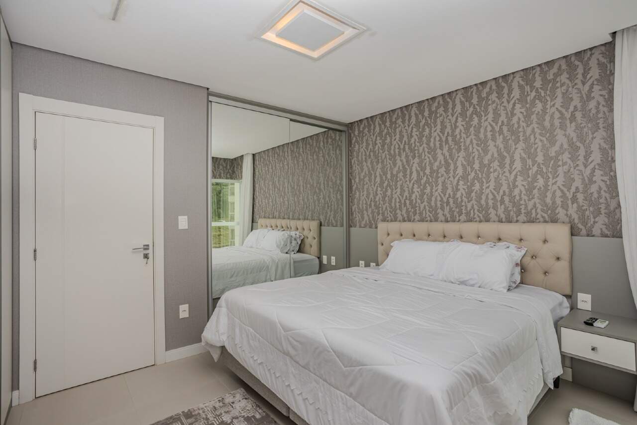 Apartamento à venda no Pioneiros: 