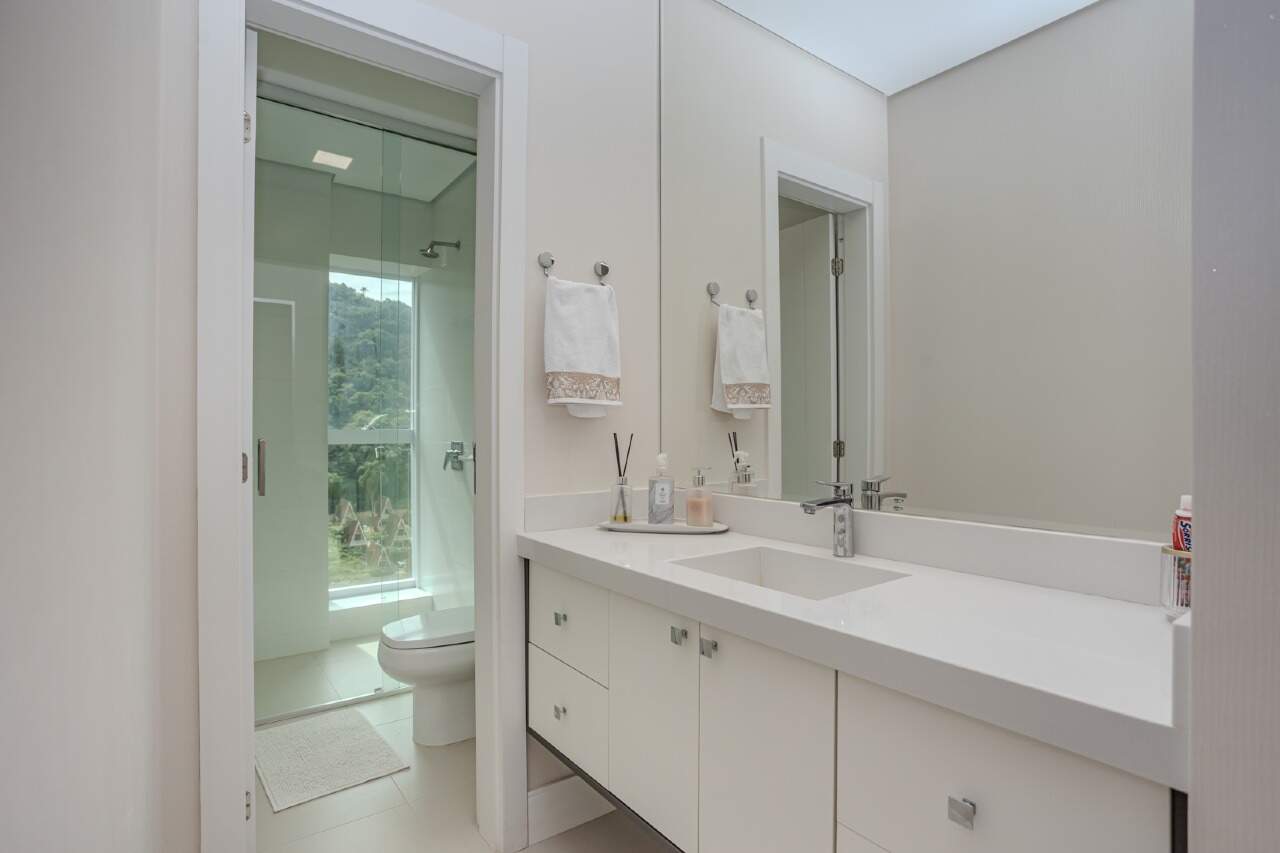 Apartamento à venda no Pioneiros: 