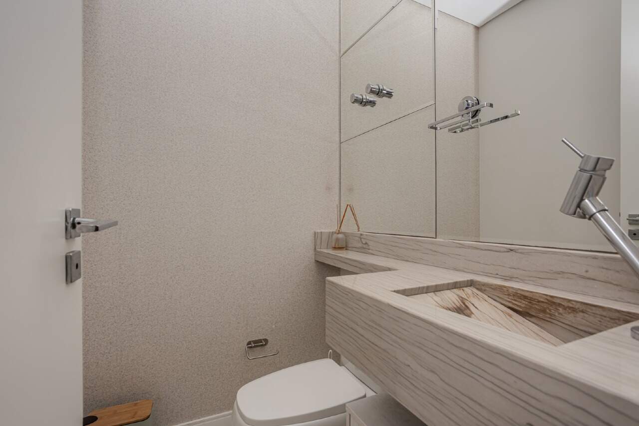 Apartamento à venda no Pioneiros: 