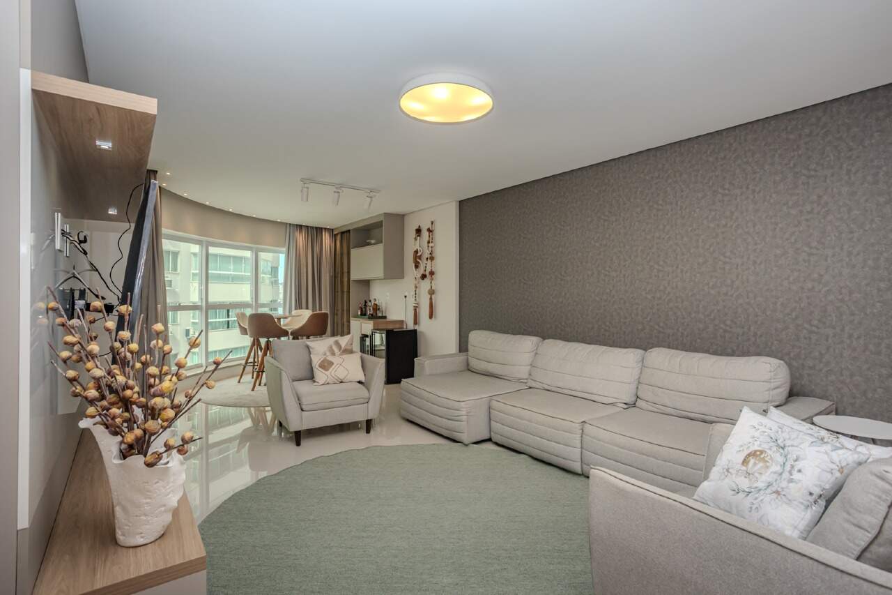 Apartamento à venda no Pioneiros: 