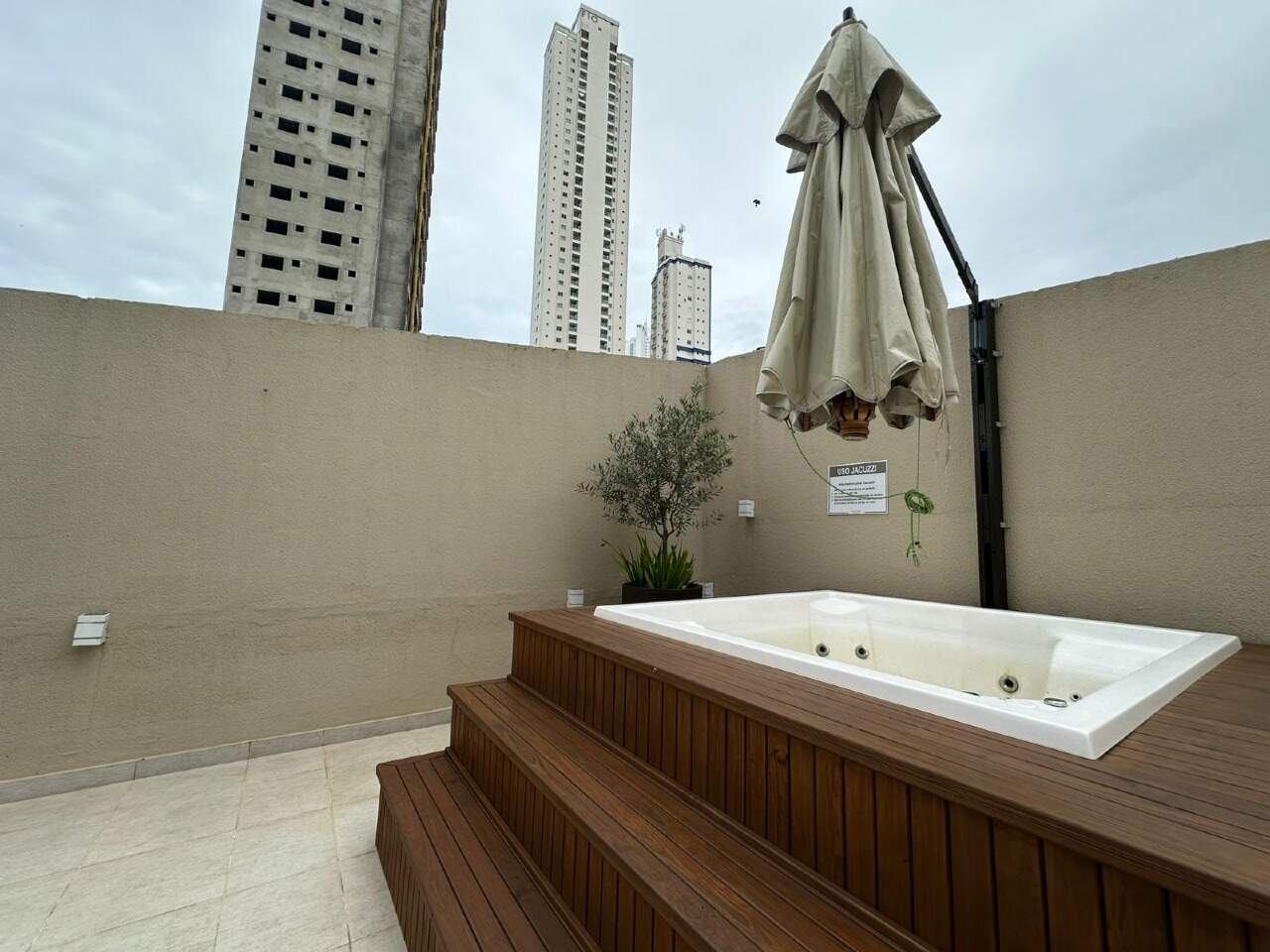 Apartamento para aluguel no Pioneiros: 