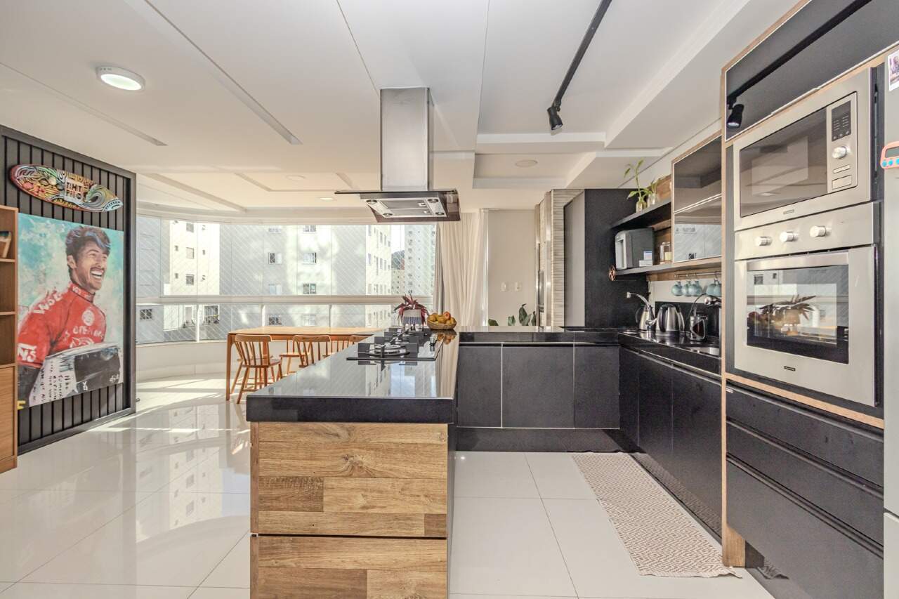 Apartamento à venda no Pioneiros: 