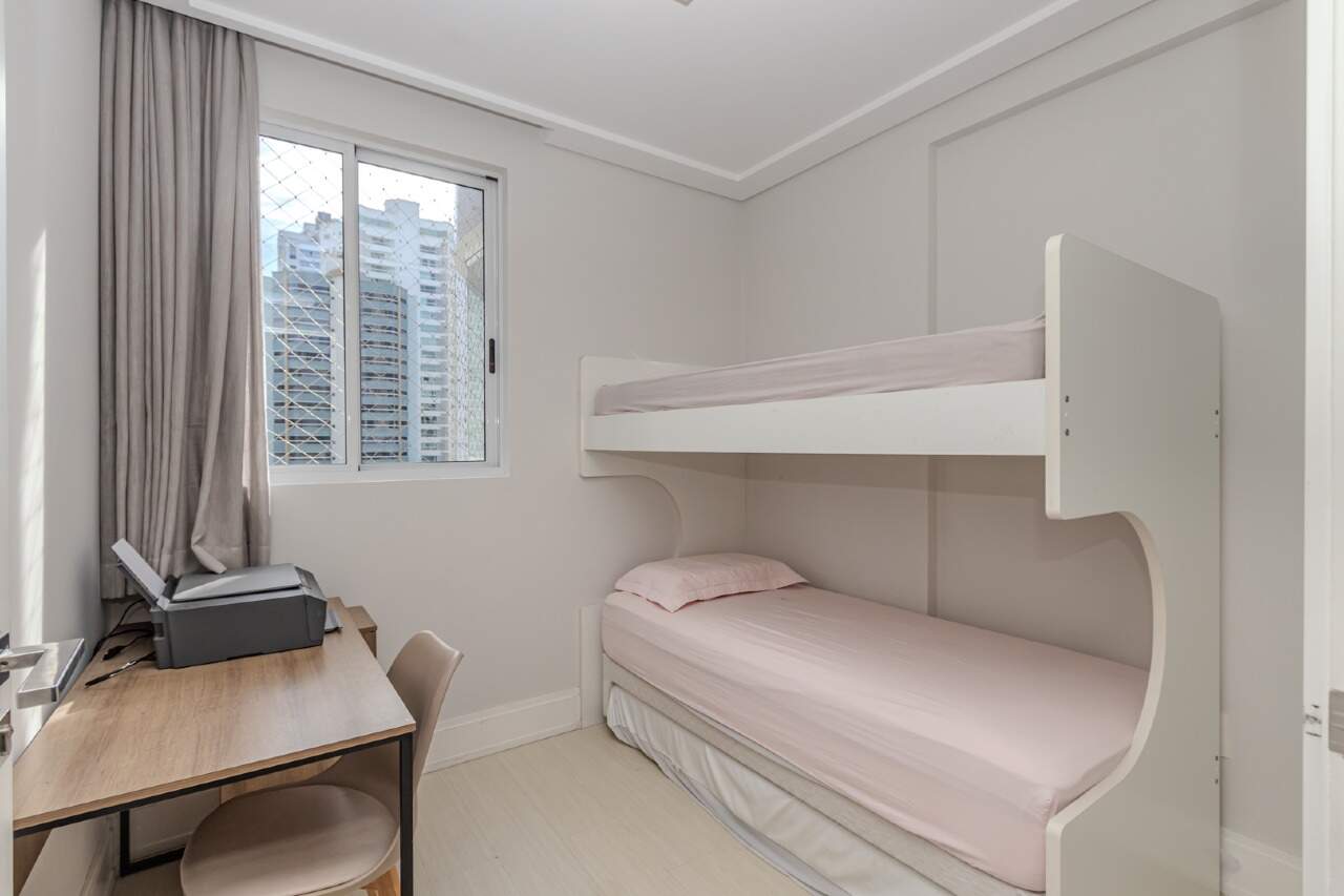 Apartamento à venda no Pioneiros: 