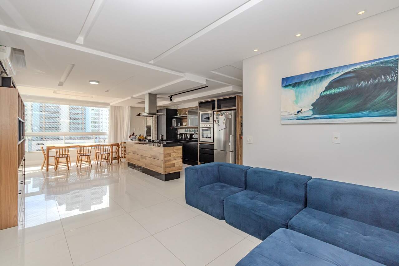 Apartamento à venda no Pioneiros: 