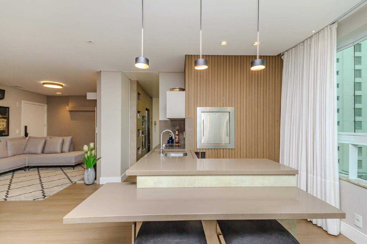 Apartamento à venda no Pioneiros: 