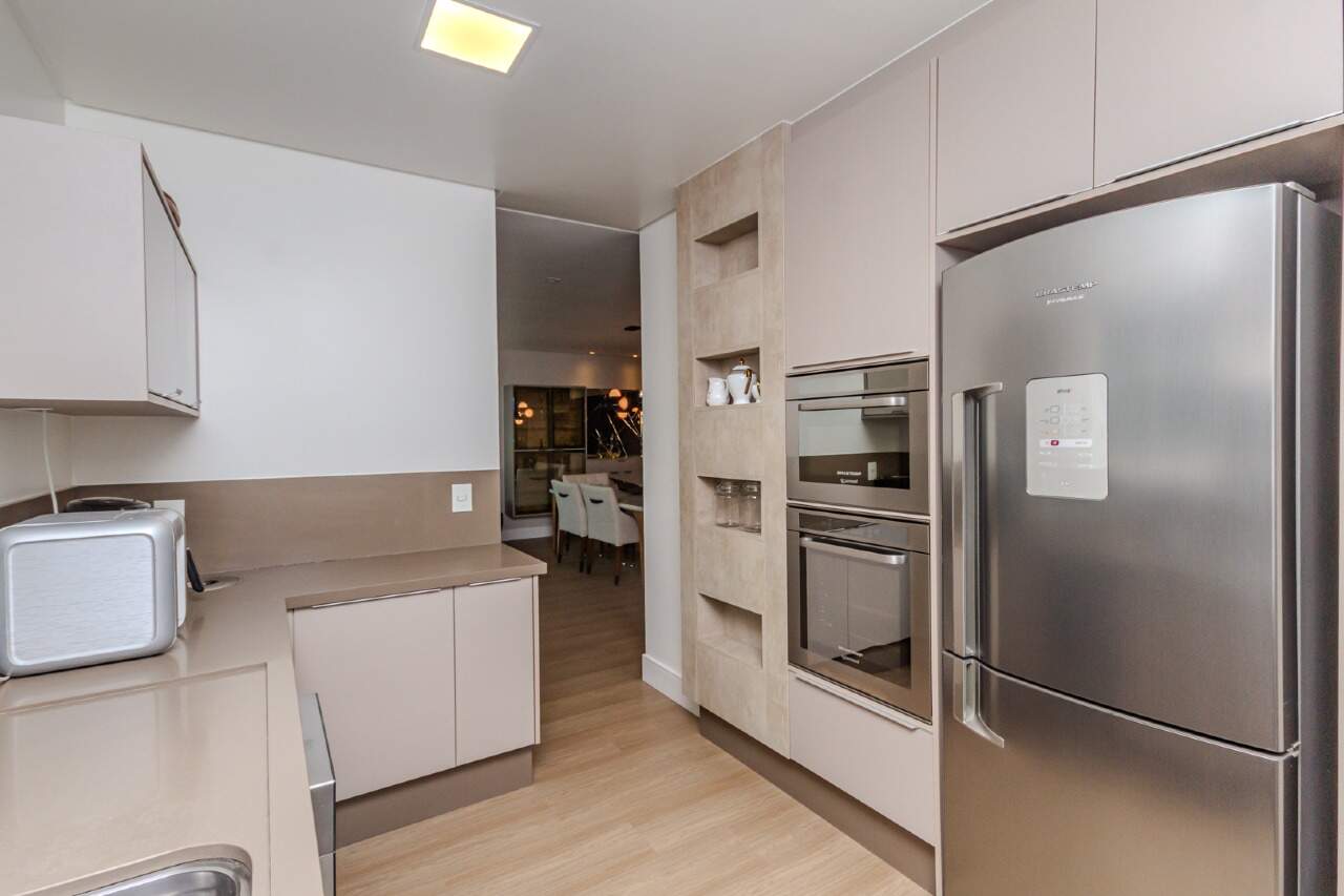 Apartamento à venda no Pioneiros: 