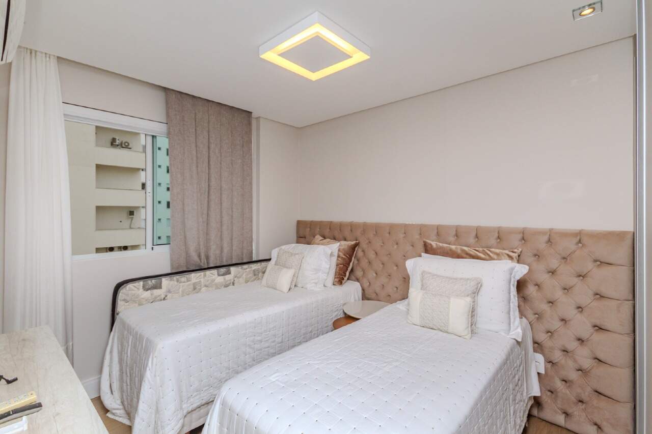 Apartamento à venda no Pioneiros: 