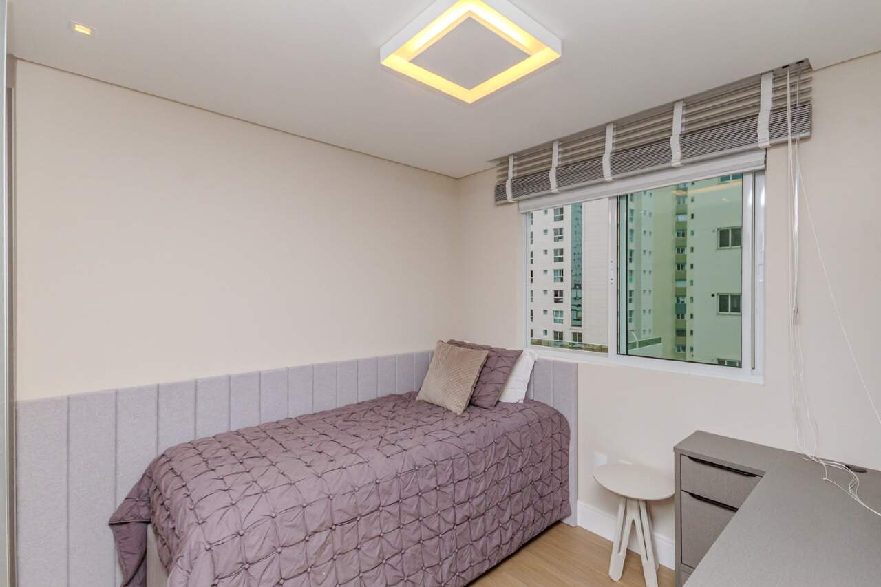 Apartamento à venda no Pioneiros: 