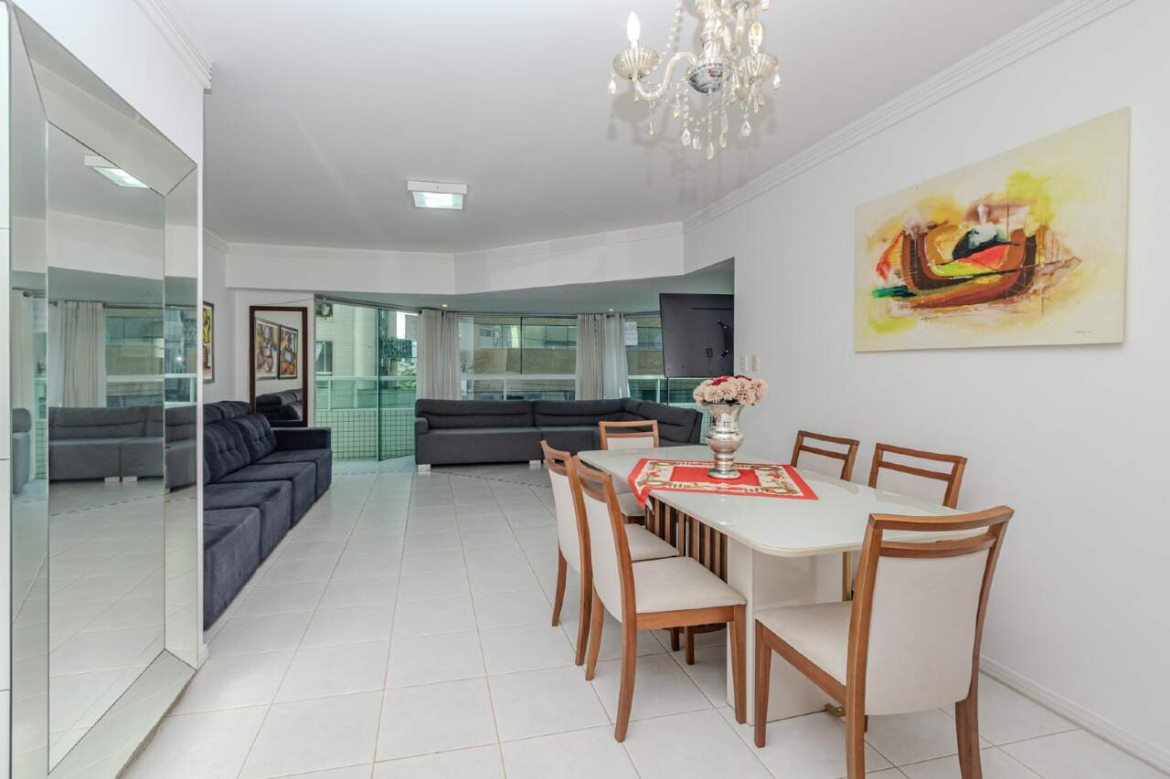 Apartamento diferenciado à venda no Centro: 