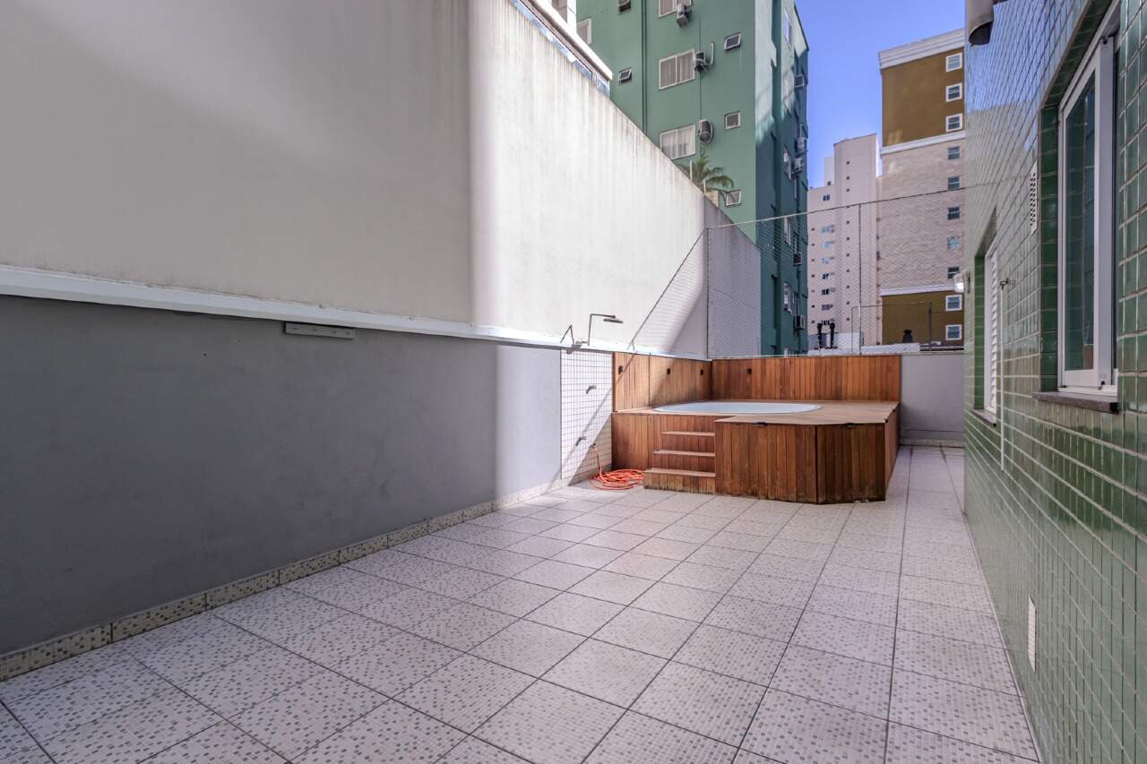 Apartamento diferenciado à venda no Centro: 