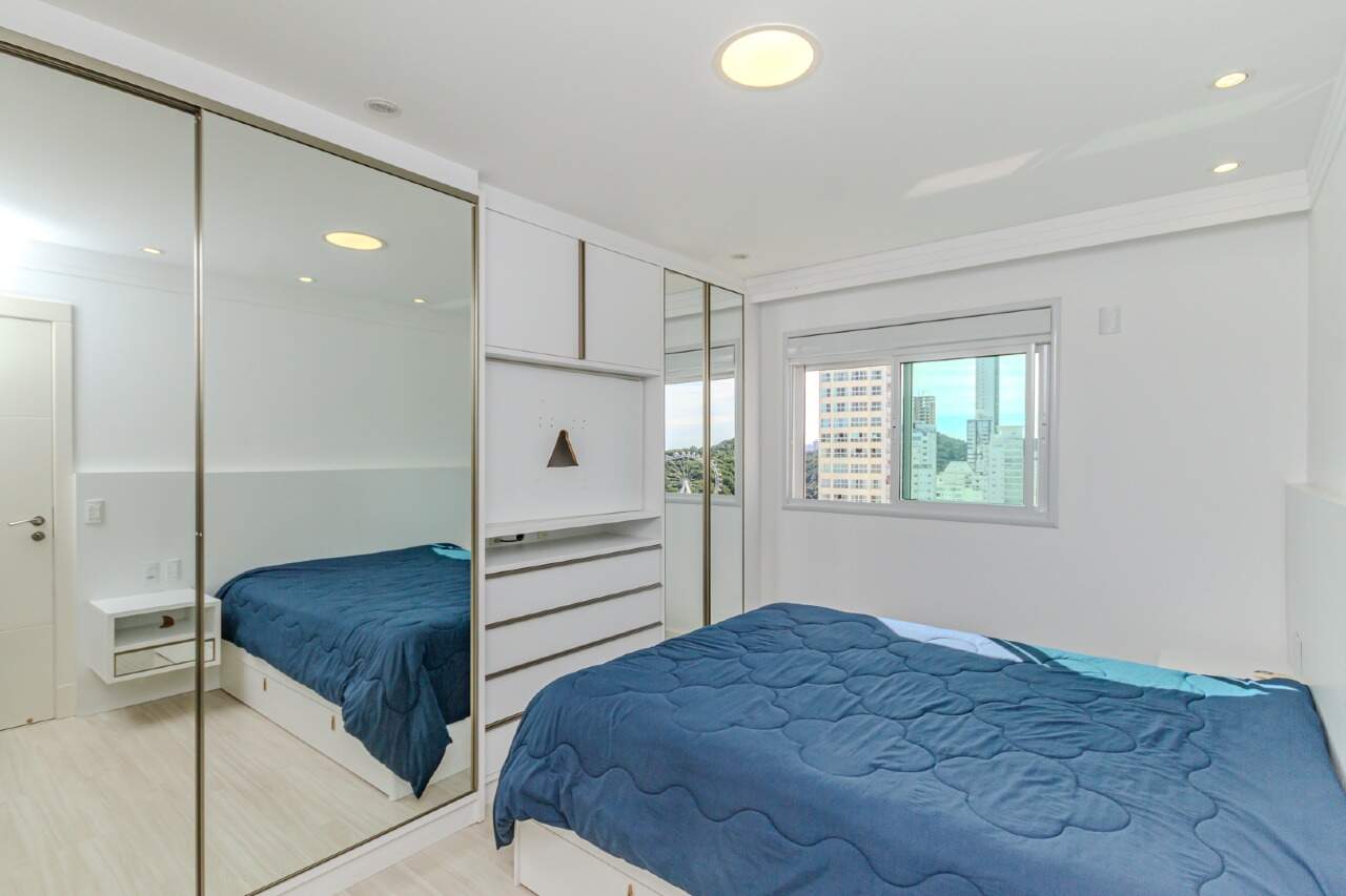 Apartamento à venda no Pioneiros: 