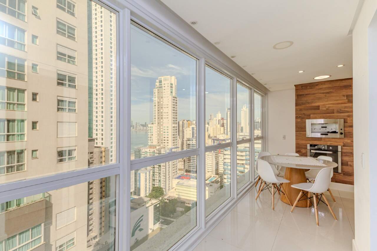 Apartamento à venda no Pioneiros: 