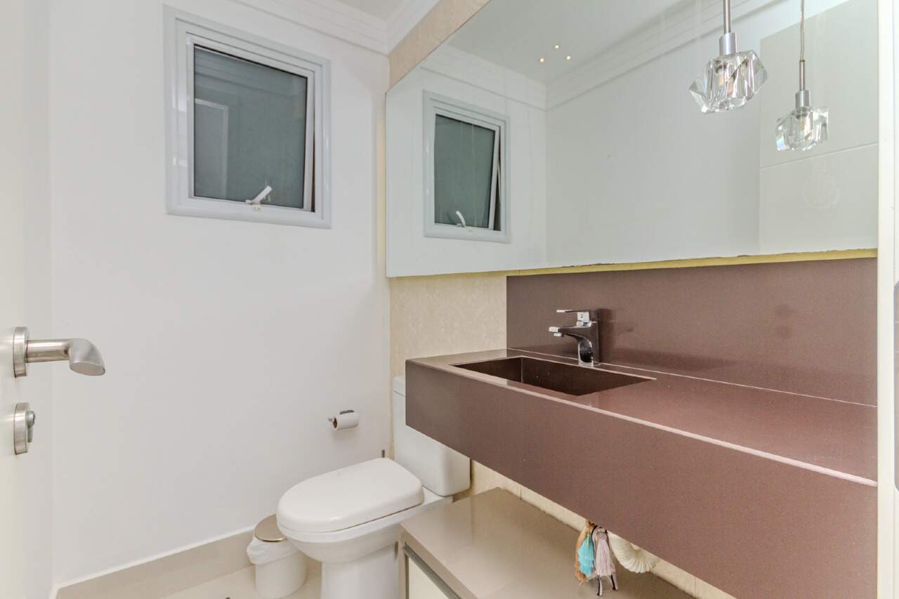 Apartamento à venda no Pioneiros: 