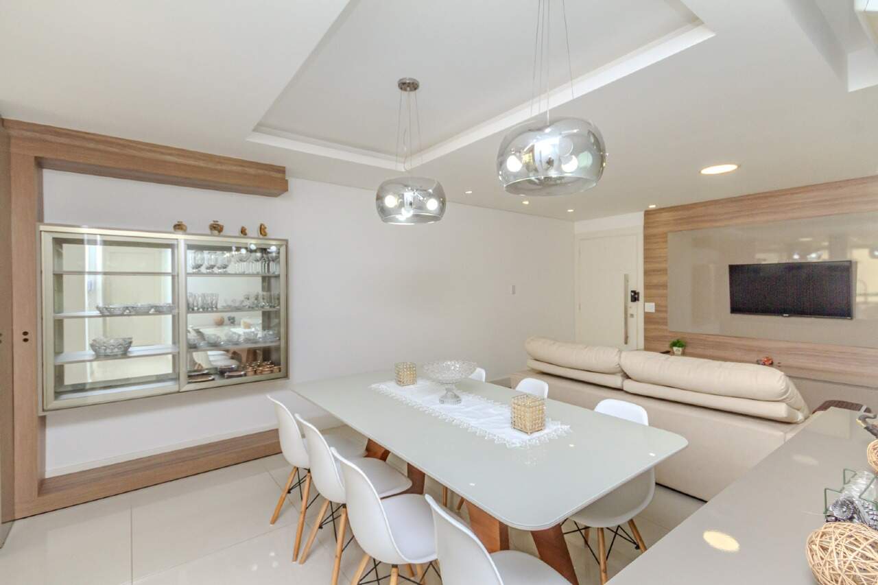 Apartamento à venda no Pioneiros: 
