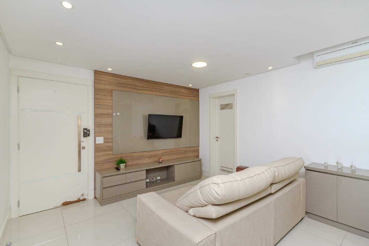 Apartamento à venda no Pioneiros: 