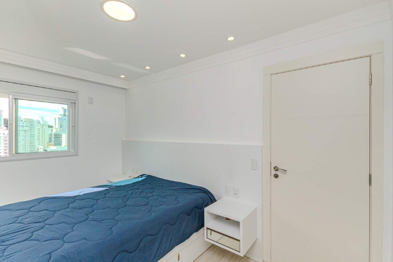Apartamento à venda no Pioneiros: 