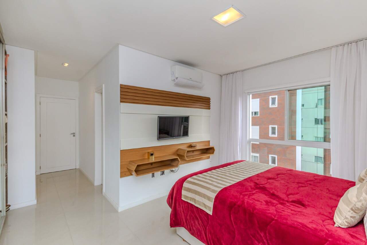 Apartamento à venda no Pioneiros: 